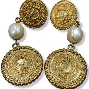⚜️St. John Collection Vintage Signature Gold & Pearl Medallion Clip-on Earrings